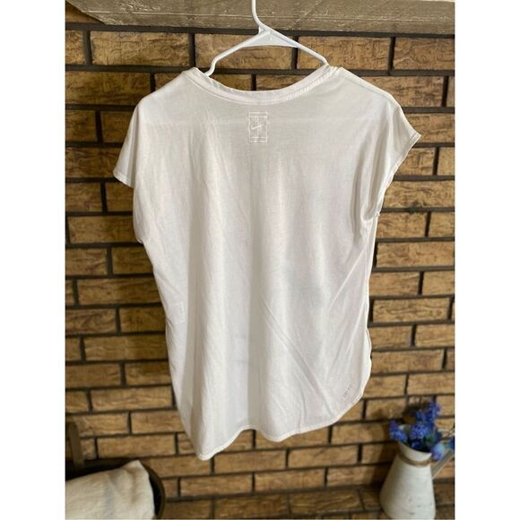 Nike Women’s Baseline Tee - Picture 2 of 6